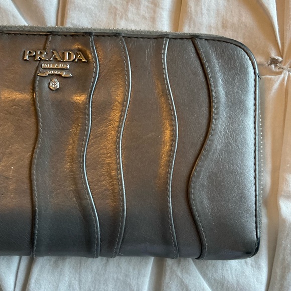 Prada Wallet - Picture 13 of 16